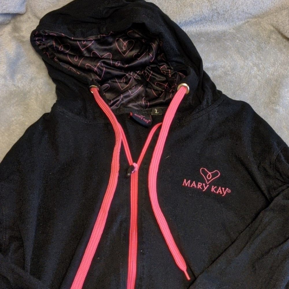 Mary Kay longer sleeve sweater